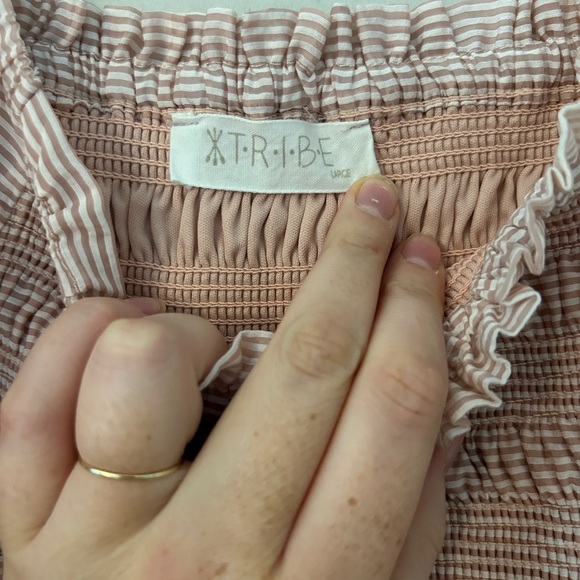 Elegant Pink Striped Smocked Blouse - Picture 3 of 4